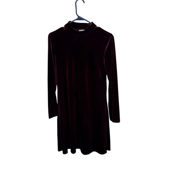 New Moves Dresses & Skirts - New Moves Burgundy Velvet Mock Neck Long Sleeve Mini Dress Size M